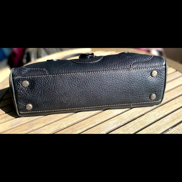 Michael Kors (not sure if authentic) real leather handbag Black. - Picture 4 of 6